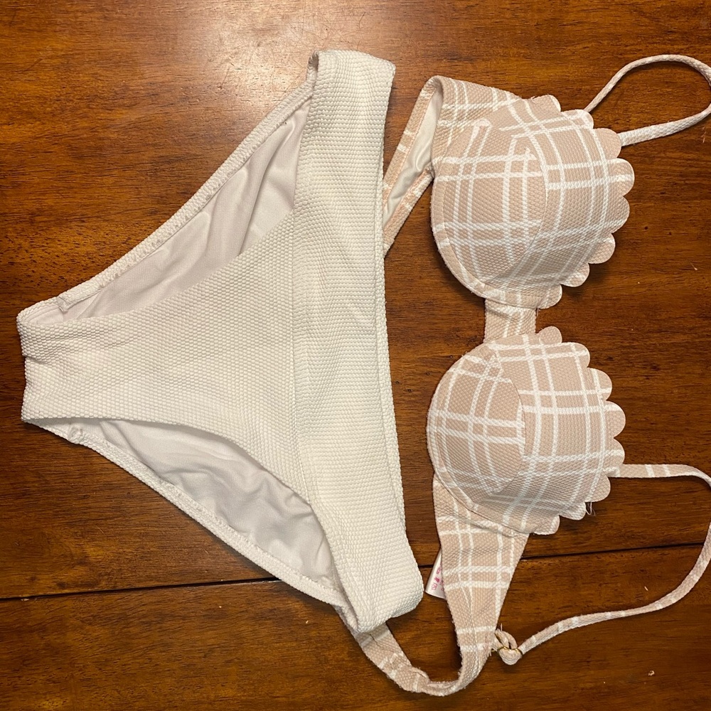 Light pink scalloped bikini